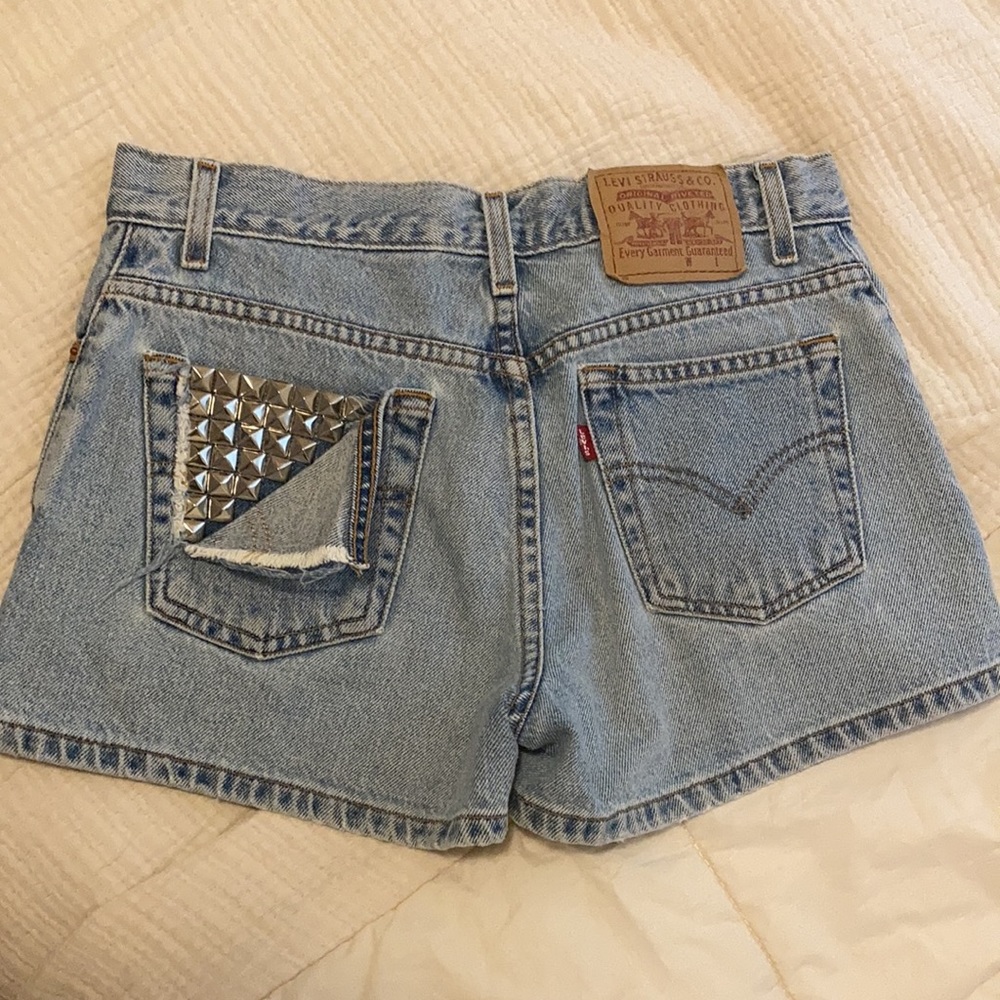Vintage high rise Levi’s shorts